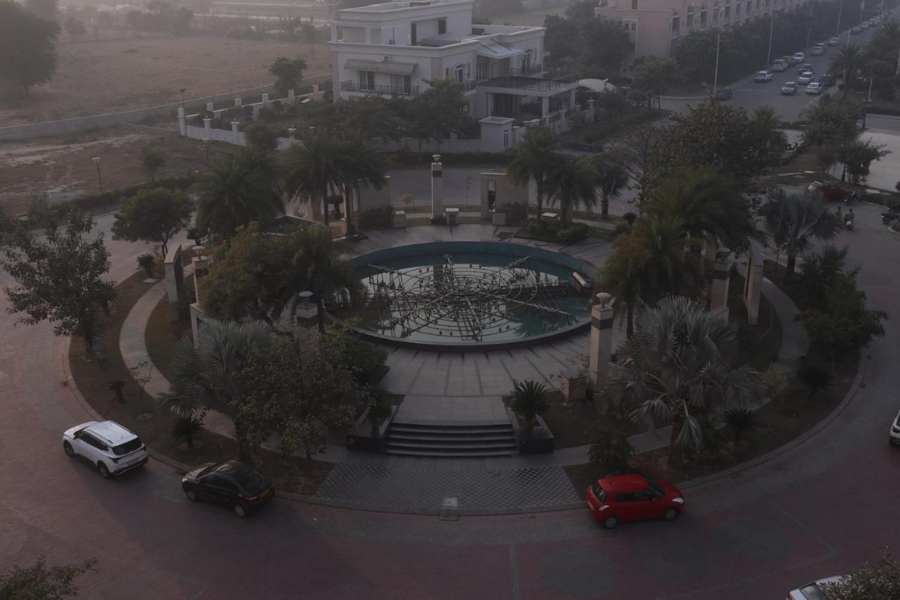 Shridham Holiday Vrindavan Vrindāvan Exterior photo